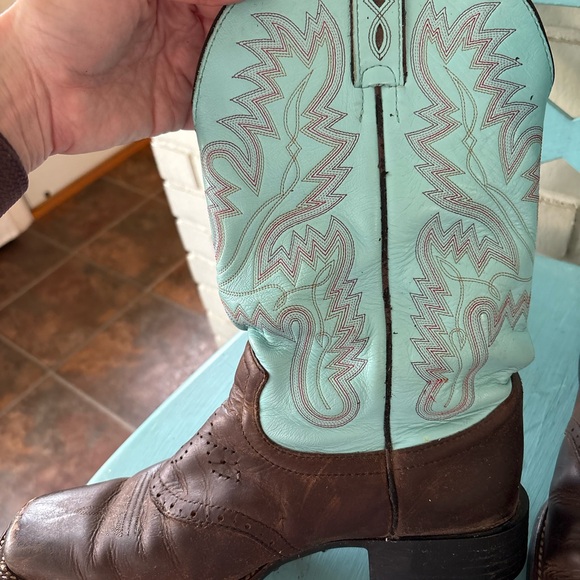 Justin Boots Women’s Turquoise and Tan Leather Boots | Size 9B - Picture 3 of 10